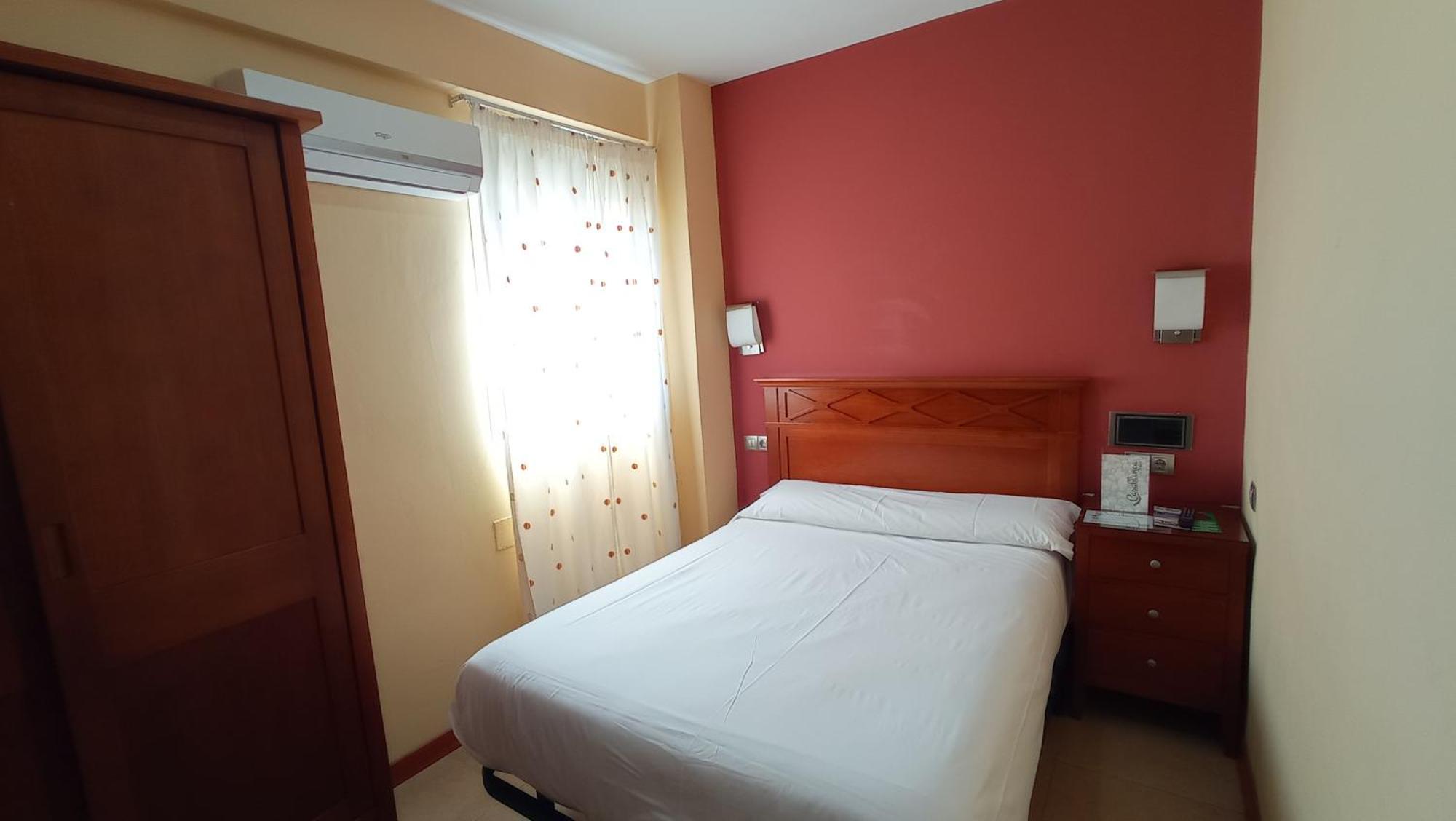 Pension Restaurante Casablanca Torreperogil ห้อง รูปภาพ