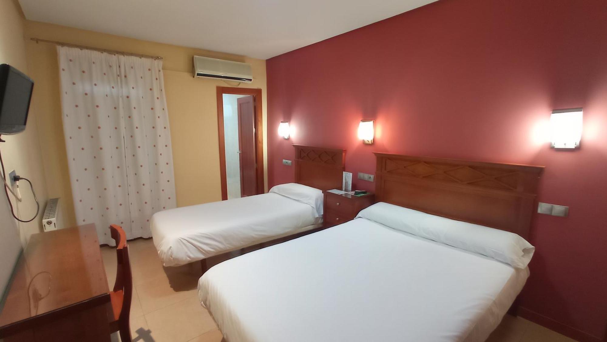 Pension Restaurante Casablanca Torreperogil ห้อง รูปภาพ