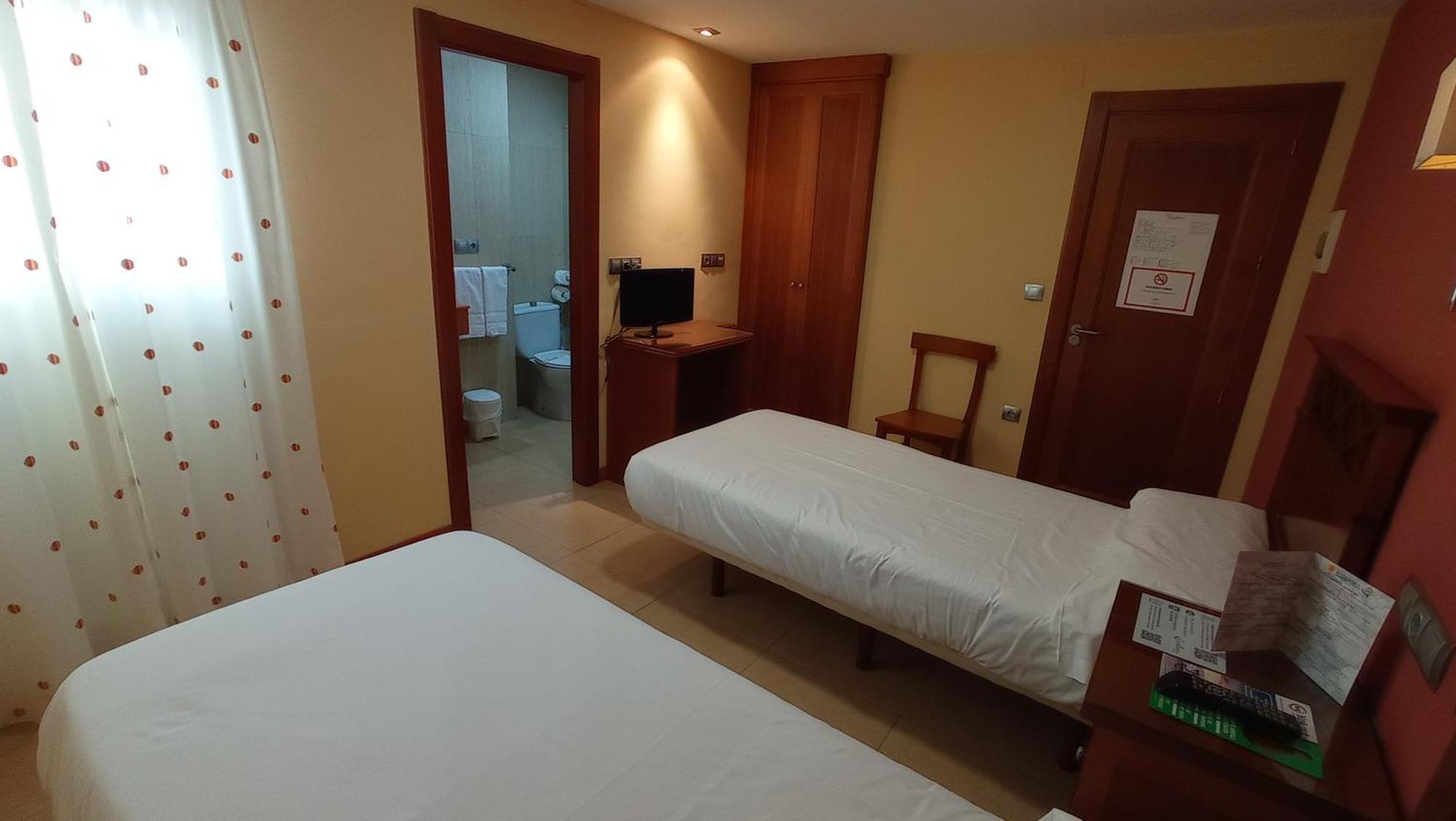 Pension Restaurante Casablanca Torreperogil ห้อง รูปภาพ